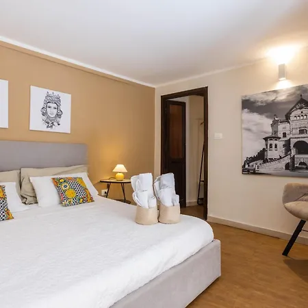 Casa Carolino * パレルモ