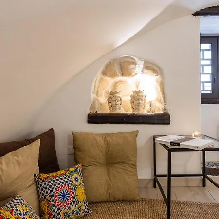 Casa Carolino * パレルモ